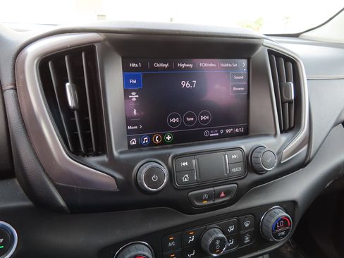 Used 2024 GMC Terrain AT4 image 25