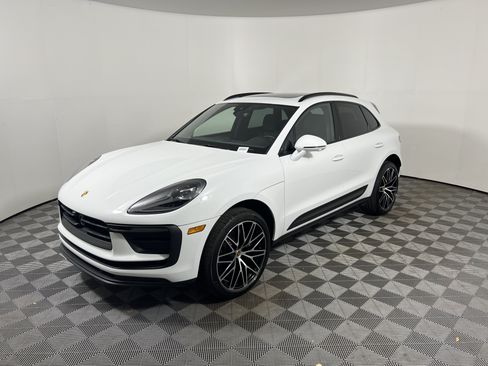 Certified 2026 Porsche Macan AWD/4WD image 11