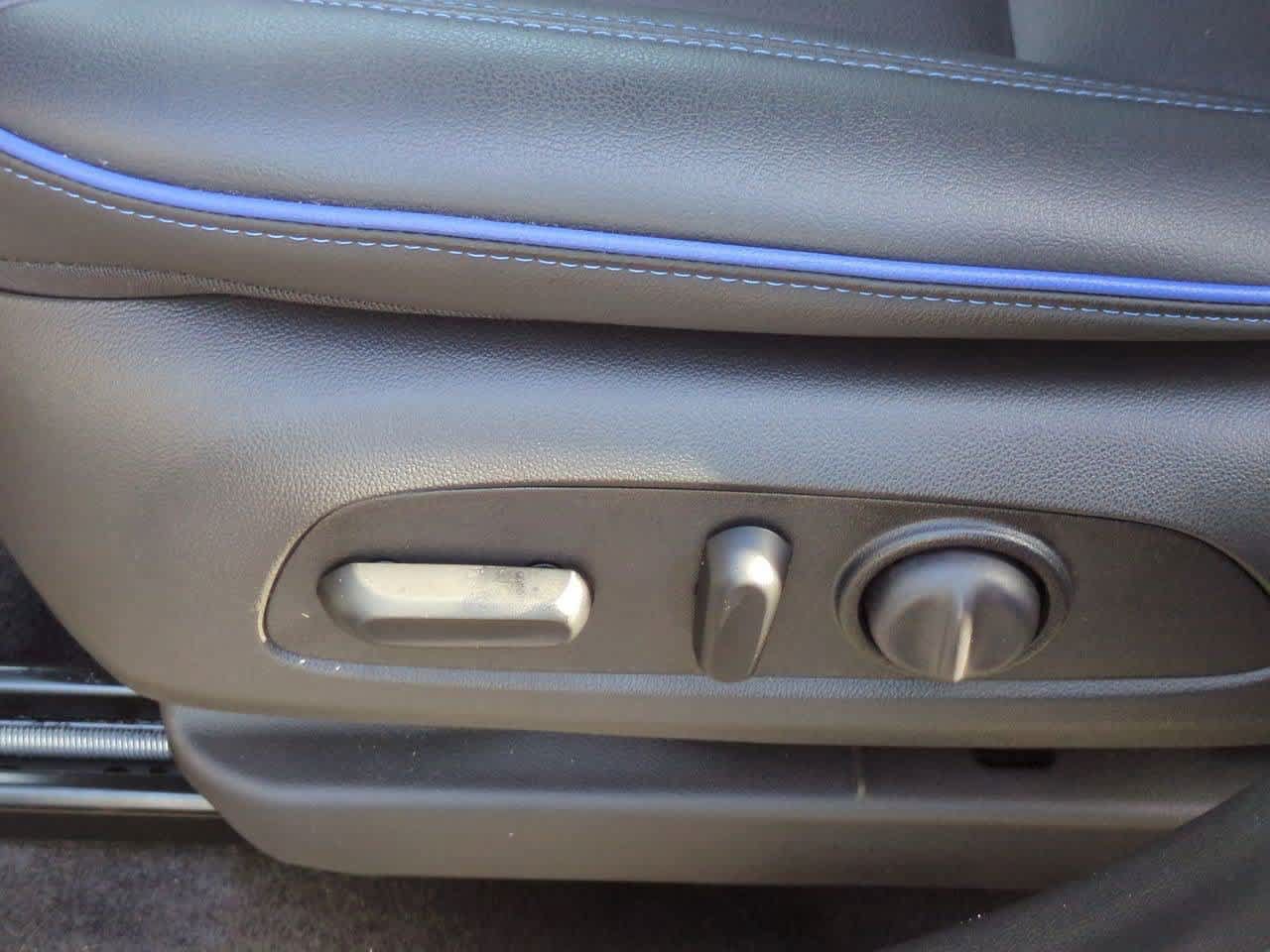 Used 2024 Buick Envista Sport Touring w/ Convenience I Package FWD image 17