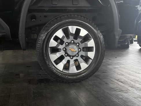 Used 2024 Chevrolet Silverado 2500 Custom w/ Custom Convenience Package AWD/4WD image 21