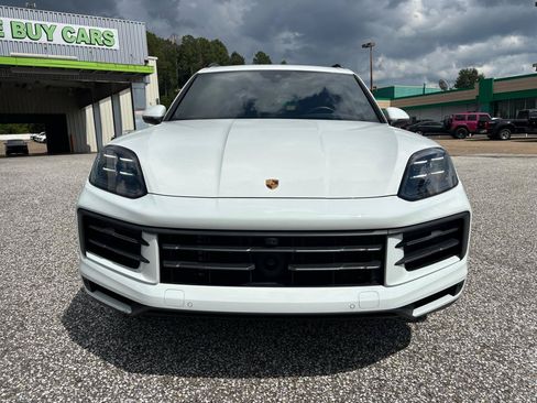 Used 2024 Porsche Cayenne AWD/4WD image 11