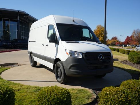 New 2025 Mercedes-Benz Sprinter 2500 image 1
