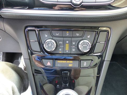 Used 2019 Buick Encore Essence w/ Experience Buick Package AWD/4WD image 33
