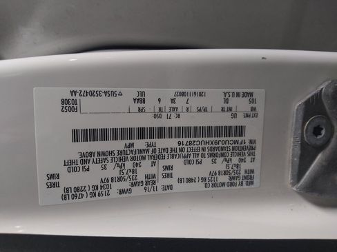 Used 2017 Ford Escape Titanium FWD image 33