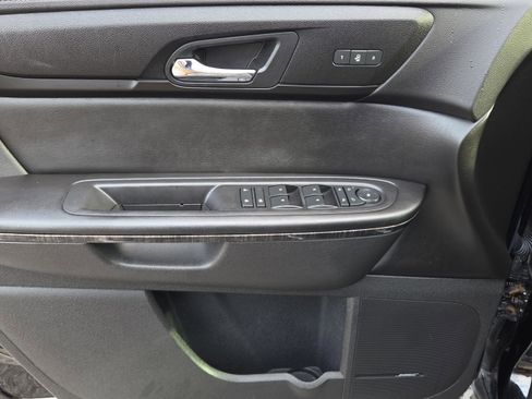 Used 2017 GMC Acadia Limited SLT image 19