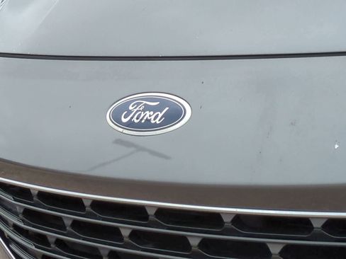 Used 2021 Ford Escape SE w/ SE Sport Appearance Package image 12