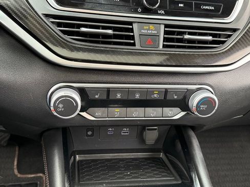 Used 2023 Nissan Altima 2.5 SR w/ SR Premium Package image 22