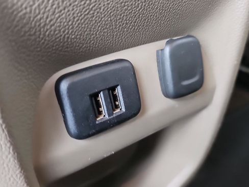 Used 2015 GMC Canyon SLE w/ SLE Convenience Package image 27