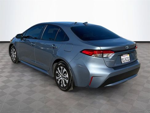 Used 2022 Toyota Corolla LE image 5