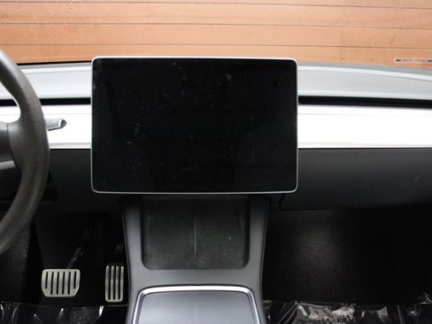 Used 2023 Tesla Model Y Long Range image 44