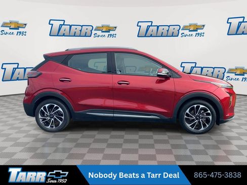 Used 2022 Chevrolet Bolt EUV Premier w/ Super Cruise Package FWD image 9