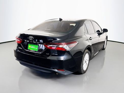 Used 2021 Toyota Camry LE image 10