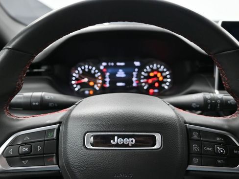 Used 2024 Jeep Compass Trailhawk image 15