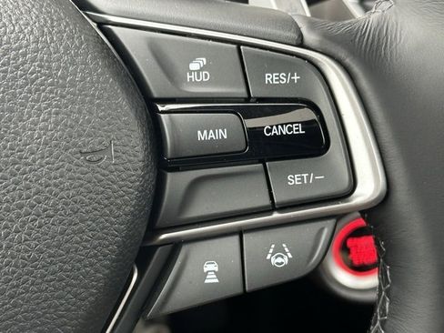 Used 2018 Honda Accord Touring image 21