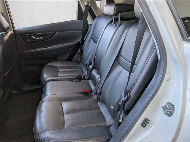 Used 2017 Nissan Rogue SL w/ SL Premium Package FWD image 18