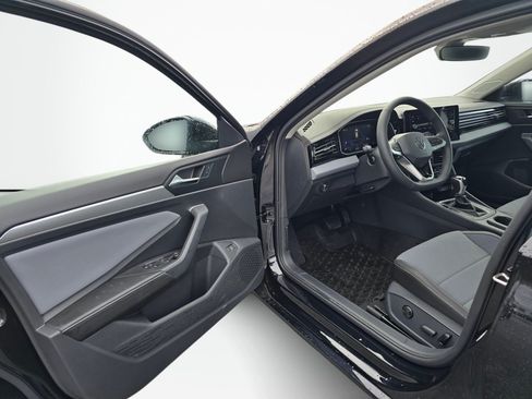 New 2026 Volkswagen Jetta SE FWD image 32