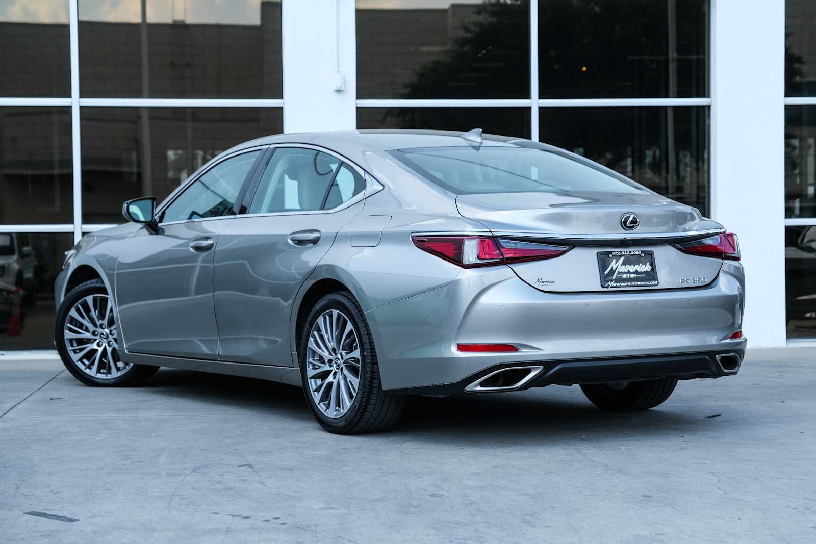 Used 2019 Lexus ES 350 w/ Premium Package FWD image 14