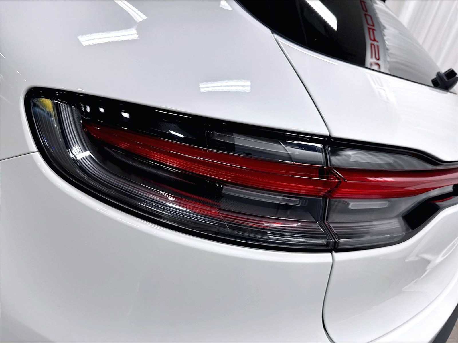Used 2026 Porsche Macan AWD/4WD image 35