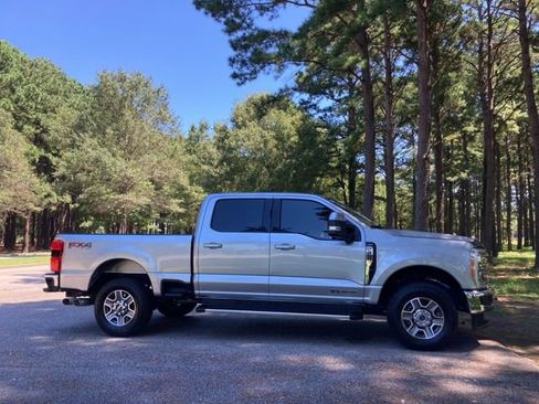 Used 2023 Ford F250 Lariat w/ FX4 Off-Road Package image 3