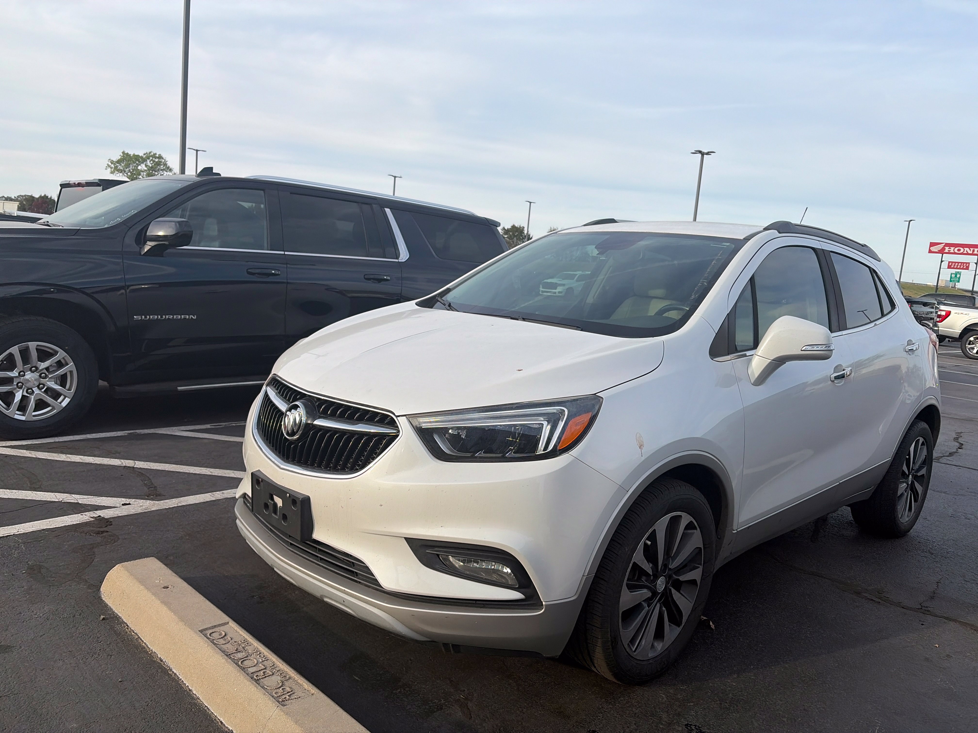 Used 2017 Buick Encore Essence FWD image 1