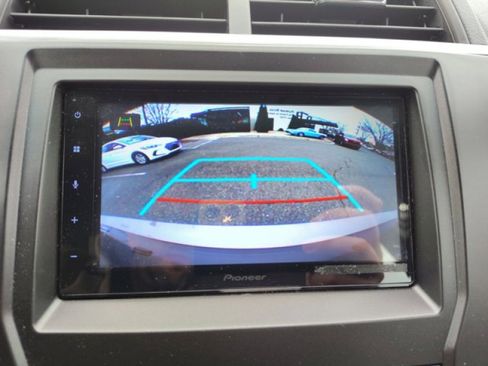 Used 2015 Toyota Camry LE image 15