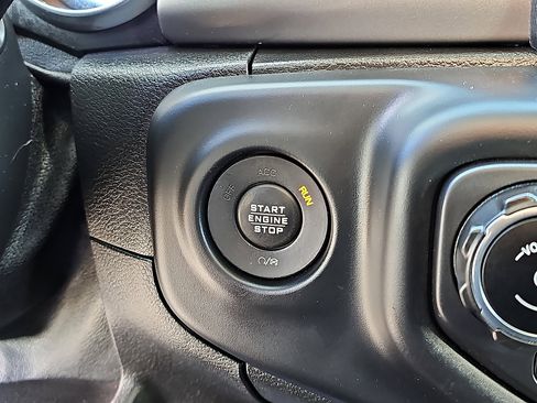 Used 2020 Jeep Gladiator Sport w/ Quick Order Package 24S image 23