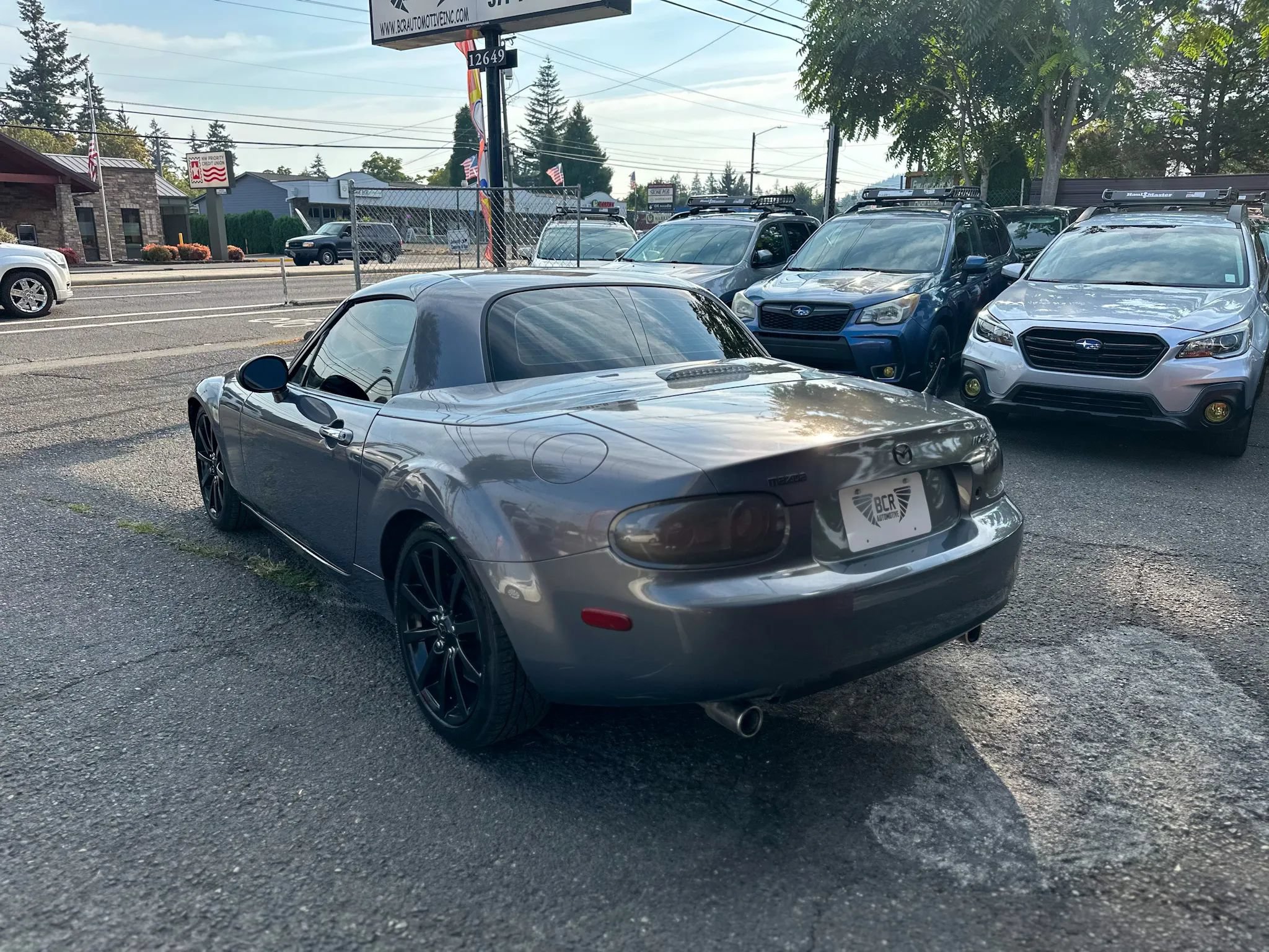 Used 2008 MAZDA MX-5 Miata Grand Touring w/ Premium Pkg RWD image 2