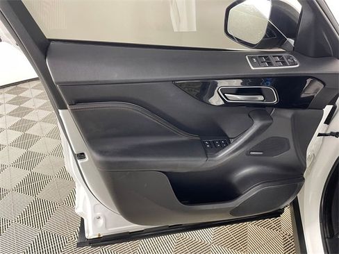 Used 2020 Jaguar F-PACE Prestige image 16