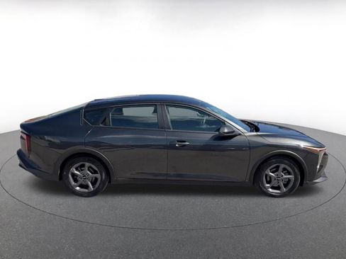 Used 2025 Kia K4 LXS image 16
