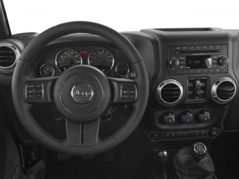 Used 2017 Jeep Wrangler Unlimited Sahara w/ Connectivity Group image 10