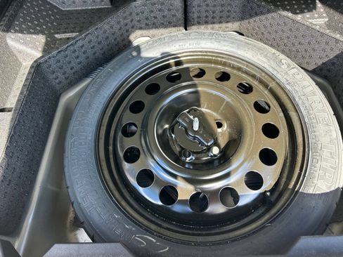Used 2020 Ford Edge SEL FWD image 37