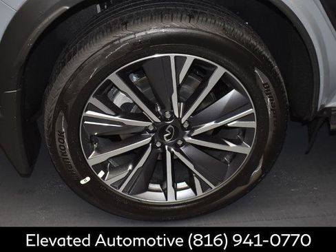 Certified 2026 INFINITI QX60 Luxe w/ Family Package AWD/4WD image 5