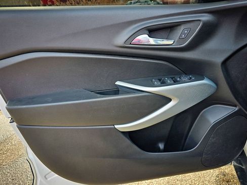 Certified 2024 Chevrolet Trax RS w/ Driver Confidence Package image 8