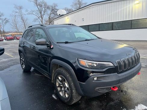 Used 2019 Jeep Cherokee Trailhawk w/ Comfort/Convenience Group image 3