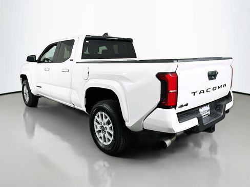 Certified 2025 Toyota Tacoma SR5 AWD/4WD image 5