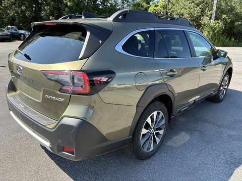 Used 2023 Subaru Outback Limited AWD/4WD image 12