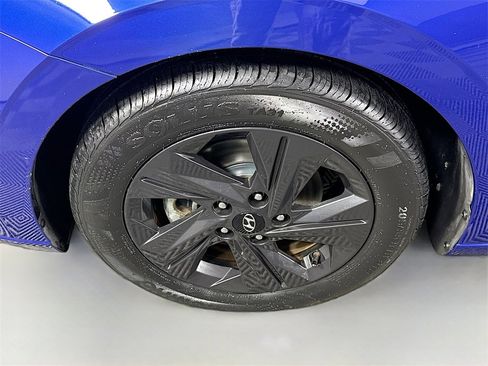 Certified 2021 Hyundai Elantra SEL w/ Convenience Package image 32