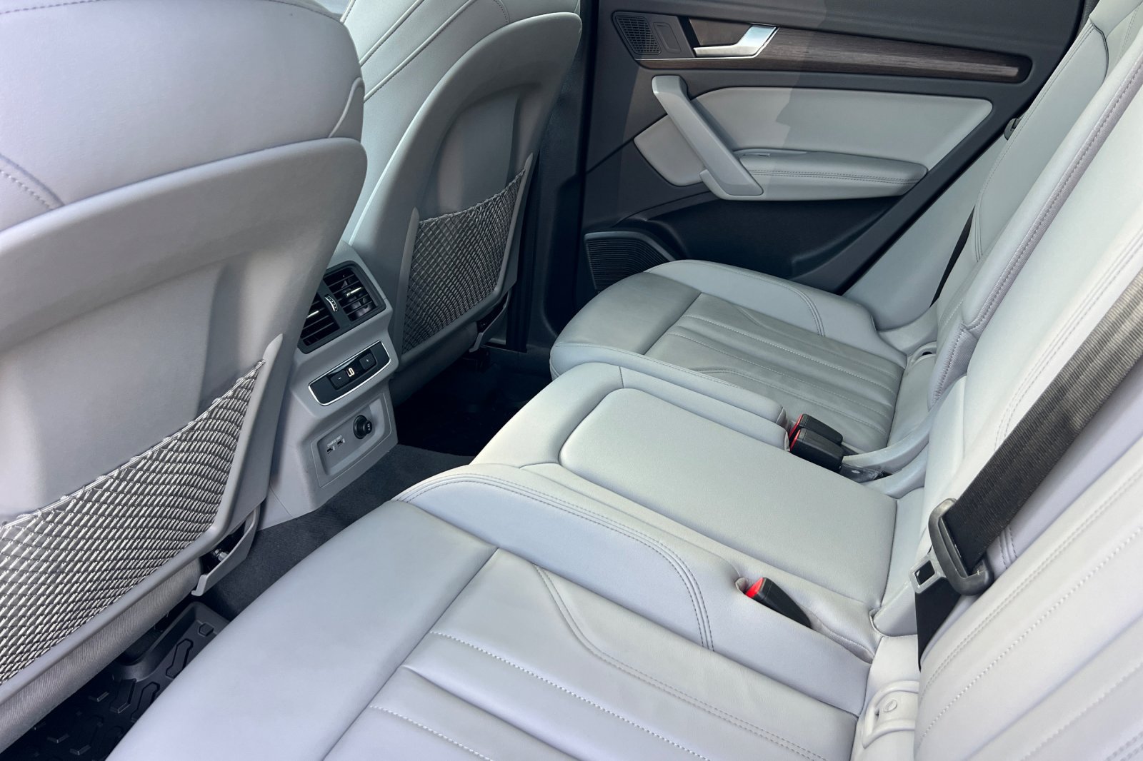Used 2024 Audi Q5 2.0T Premium Plus w/ Premium Plus Package AWD/4WD image 16