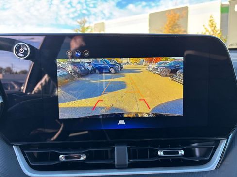 Used 2025 Chevrolet Equinox LT image 17