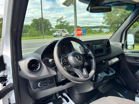 Used 2019 Mercedes-Benz Sprinter 144 image 17