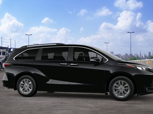 New 2026 Toyota Sienna XLE AWD/4WD image 13