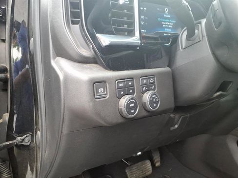 Used 2024 Chevrolet Silverado 2500 LTZ w/ LTZ Convenience Package image 12