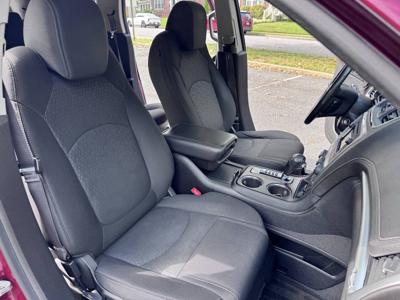 Used 2015 GMC Acadia SLE AWD/4WD image 24