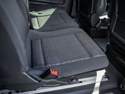 Used 2018 Mercedes-Benz Metris Passenger image 25