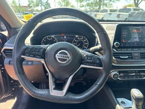 Used 2020 Nissan Altima 2.5 SL AWD/4WD image 11