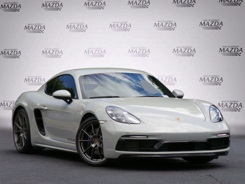 Used 2023 Porsche 718 Cayman GTS RWD image 2