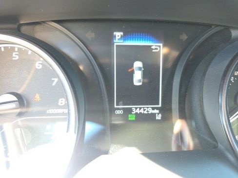 Used 2024 Toyota Camry SE image 8