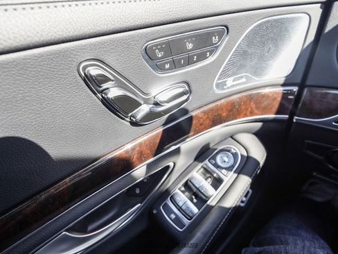 Used 2020 Mercedes-Benz S 560 4MATIC Sedan image 44