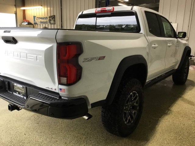 New 2026 Chevrolet Colorado ZR2 w/ Technology Package AWD/4WD image 4