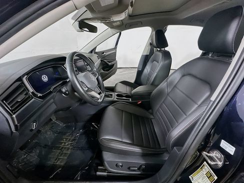 Used 2024 Volkswagen Jetta SE FWD image 15